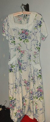 PASSPORTS OF PIER 1 IMPORTS DRESS, 100% RAYON, PALE BLUE W/FLORAL DESIGN, MIDI-image