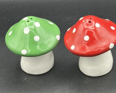 Mushroom Shakers Design Imports DII - Polka Dot Toadstool Salt & Pepper Set Nice-image