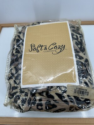 Soft & Cozy Plush Hooded Angel Wrap w/ Pockets - One  Size ~ Leopard-image