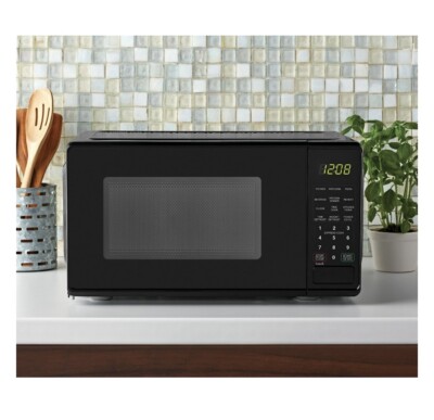 Mainstays 0.7 Cu ft Countertop Microwave Oven - 700 Watts, Black-image