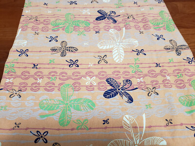 Petals Table Runner 14