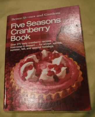 Five Seasons Cranberry Book  BY BETTER HOMES & GARDEN VINTAGE 1971 MCM COOKBOOK-image