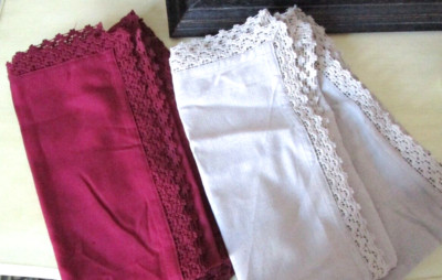 Pier 1 Imports Set/4 Cotton Linen 20 Inch Square Wine & Taupe Table Napkins NWT-image