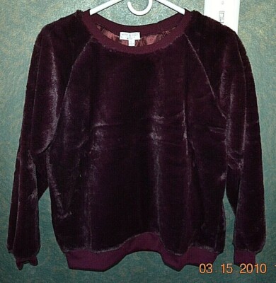 WARM & COZY LIFESTYLE- WINE FLEECE TOP- SZ LG-NWOT-image
