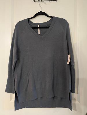 Soma Soft V-Neck Sweater - Medium - Cozy & Stylish-image