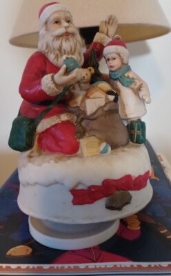 Vintage Rotating Musical Wind Up Santa Clause Figurine 6.5