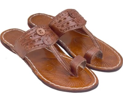 Step into Cozy Comfort: Discover Our Luxurious Brown unisex Slipper-image