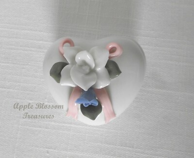 ENESCO DESIGNED GIFTWARE 1989~CERAMIC HEART SHAPE FLOWER RIBBON TRINKET RING BOX-image