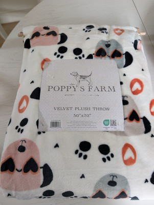 Dog w Hearts Plush Throw Blanket Cozy Fleece 50x70 NEW-image