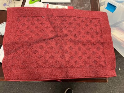 BRAND NEW - 20” x 30” - Mainstays Dylan Solid Diamond Olefin Indoor Rug - Red-image