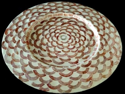 PIER 1 IMPORTS CHARGER PLATE CREAM PEARL SEA SHELL DESIGN NEW-image