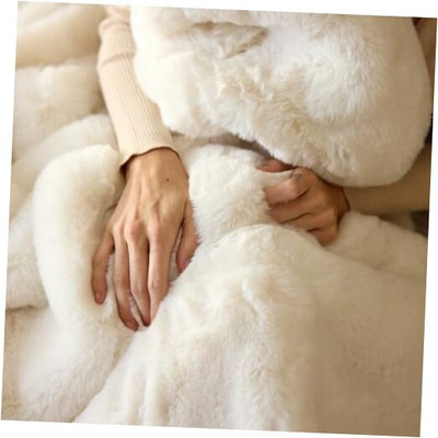 Snuggle Luxe Premium Soft Eco-Conscious Cozy Throw Blanket for Perfect -image