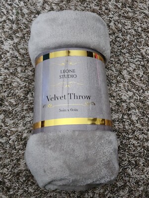 Leone Studios Cozy Gray Velvet Blanket 50 x 60 NEW!-image