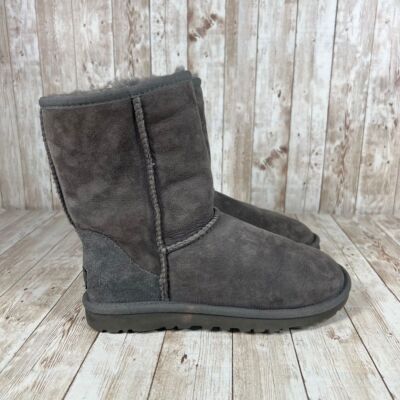UGG Classic Short Gray Sheepskin Winter Boots Cozy Comfort Women's Size 6-image
