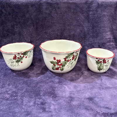 Better Homes & Gardens Christmas Set of 3 Nesting Bowls Heritage Winter Forest-image