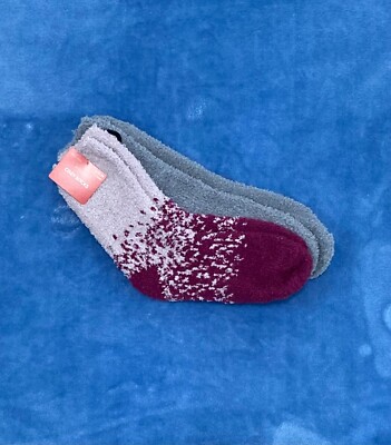 Holiday Cozy Socks. one size. 2 pairs. maroon and grey. NWT-image