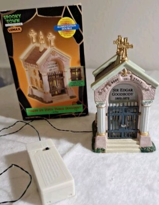 LEMAX SPOOKY TOWN 2002 SIR EDGAR GOODBODY TOMB 24766 Halloween Village Retired -image
