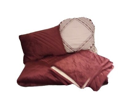 Mainstays Full/Queen Velvet Quilt With Matching Shams And 2 Deco Pillows-image