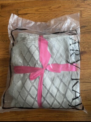 MARY KAY Cozy Gray Plush & Cream Sherpa Throw Blanket 60