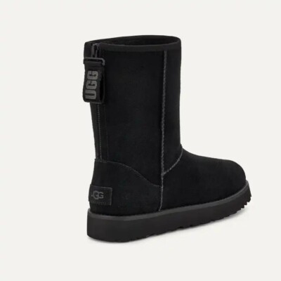 UGG Classic Short Logo Zip Boots Womens 7 Cozy Shearling Suede Classic New-image