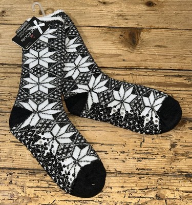 Cuddl Duds Womens Size 4-10 Black/White Snowflakes Double Layer Lounge Socks NWT-image