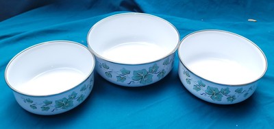 Set of 3 Jay Import Thailand Metal Nesting Bowls Ivy Leaf Design Kitchen Cook-image