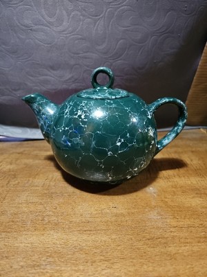 Henriksen Imports  Teapot Green/White Marble Design Locking Tab Lid Vintage-image