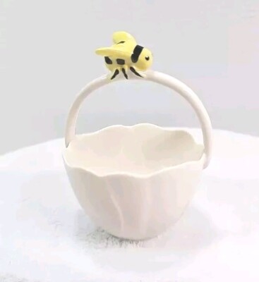 Gracie China by Coastline Imports Bone China Bumble Bee Trinket Jar 6