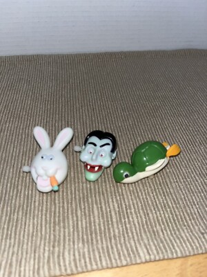 Vintage 1987 Hallmark Cards Wind Up Pins Dracula/Bunny/Turtle-Tomy 1977-WORKING!-image