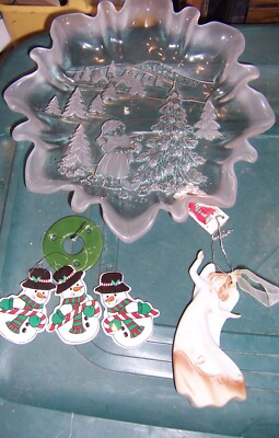 VINTAGE Lot of Christmas Items - Dish - Angel Ornament - Wind Chimes-image