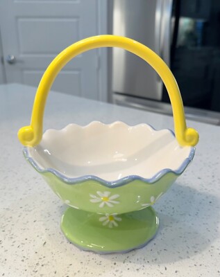 Pier 1 Imports Green Ceramic Basket Daisies Footed Spring Scalloped Rim & Base-image