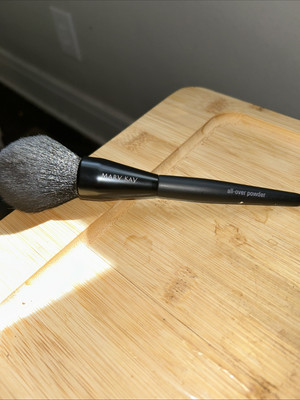 MARY KAY ESSENTIAL MAKEUP BRUSH. All Over Powder. NEW Sealed-image