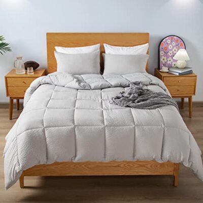 All Season Quilted Comforter Set Queen With 2 Pillow Shams Cozy Soft Seersucker -image