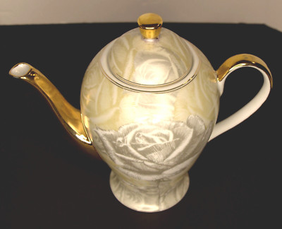 Alpine Cuisine Fine Porcelain Design Germany Aramco Imports Gold Silver 17 Pc-image