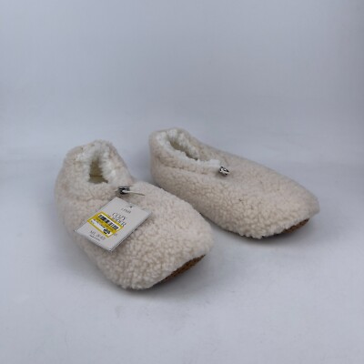 1 Pair Women's Faux Shearling Cozy Slipper M/L Beige Solid Metal Toggle Pull-On-image