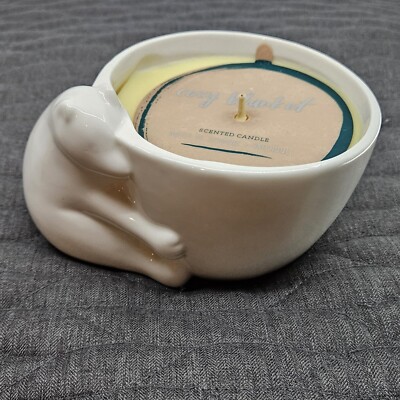 Cozy Blanket Ceramic Polar Bear Scented Candle - NIB-image