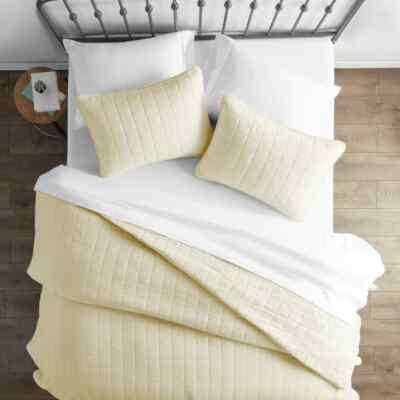 Becky Quilted Coverlet Set Queen Hypoallergenic/Antimicrobial Square Yellow-image