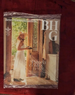 Better Homes & Gardens- Pamela Anderson Comes Home (September 2024) in Plastic-image