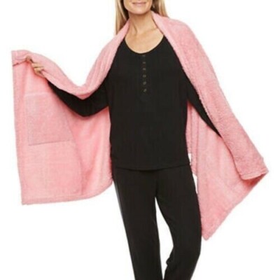 NWT Ambrielle Ladies  Pink  Soft Cozy Night Wrap With Pockets Gift Wrapped-image