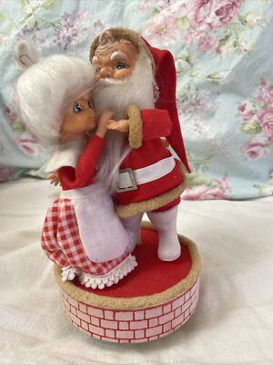 Musical Mr And Mrs Clause Wind Up Christmas Decoration Vintage Works Collectable-image