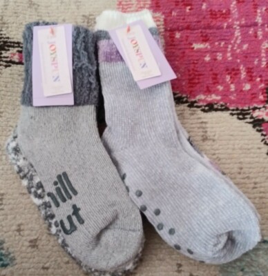 NEW 4 pairs of Joyspun soft cozy womens 4-10 socks with grips slipper comfy warm-image
