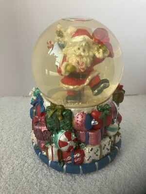 Vintage Wind up Musical Snow Globe 
