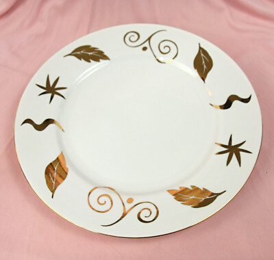 Pier 1 Imports Monno Bangladesh Holiday Gold Leaves Rimmed Dinner Plate 10.25