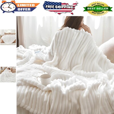 Machine Washable King Size Cozy Blanket - Stylish Off White Fleece for Women-image