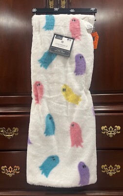 Halloween Storehouse White W/ Multicolor Pastel Ghosts Blanket NEW-image