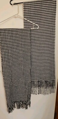 Cozy Comfort USA Houndstooth  Classic Print  Fringe Unisex.  Lot Of 2 Scarves -image