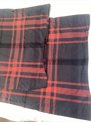 Cozy Shop Merry Plaid Standard 2 Pillow Shams in Red/Black-image