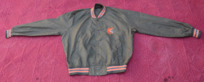 Vintage NFL Cleavland Browns Wind Breaker Jacket. -image