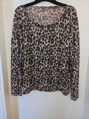 VICTORIAS SECRET Leopard Animal Print Top Sweater Soft Comfy Cozy Womens size L-image